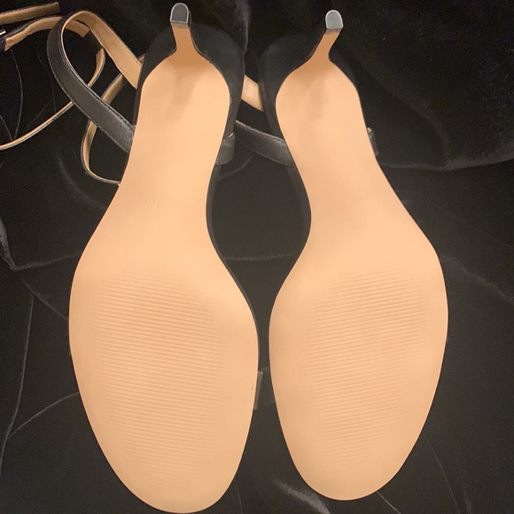 Talbots NWT size 10M black Rosalie 100% leather ankle strap sandals - Picture 4 of 8